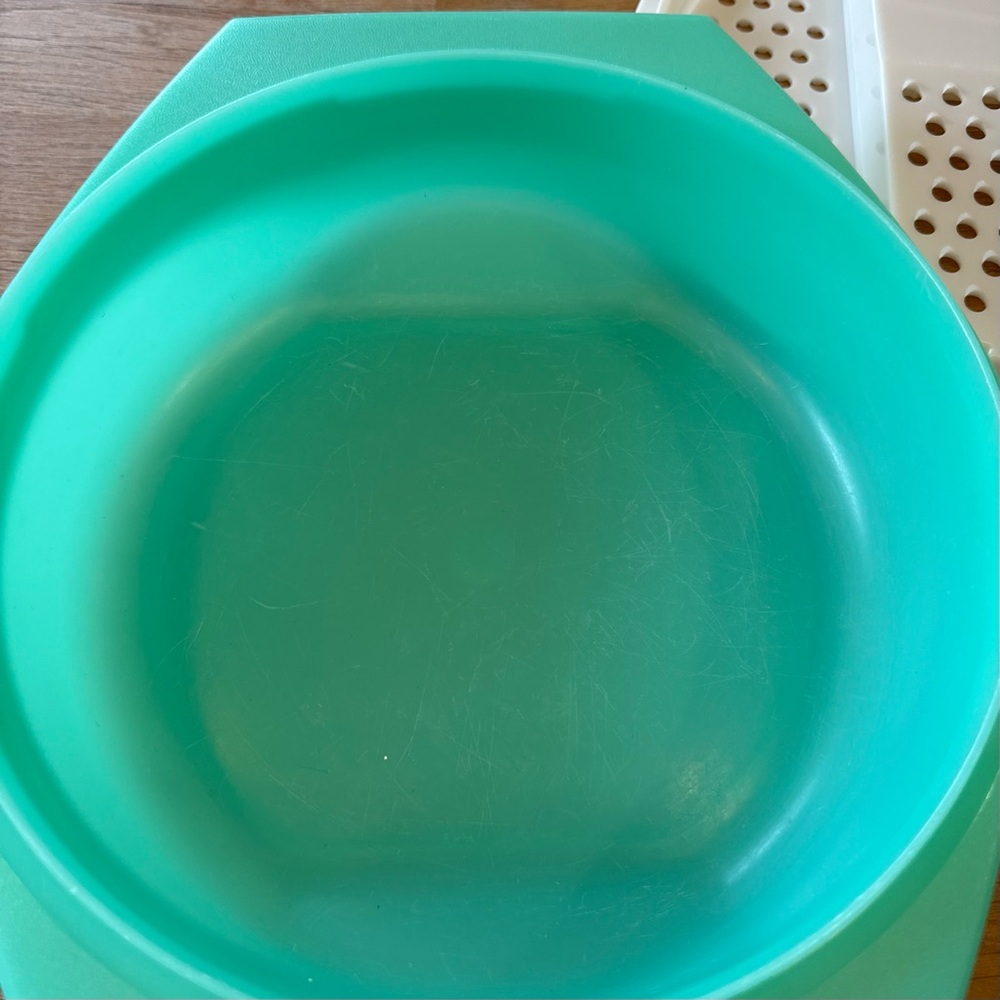 Vintage Tupperware #786 #787 Jadeite Green Grater Bowl Set 1970s Retro Kitchen - Picture 6 of 9